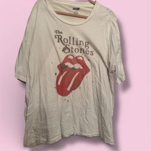 SOLD!!! American Eagle Outfitters White and Red Graphic Tee